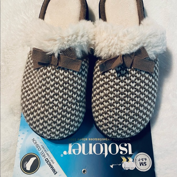 Isotoner Slippers With Enhanced Heel Cushion - Picture 4 of 8